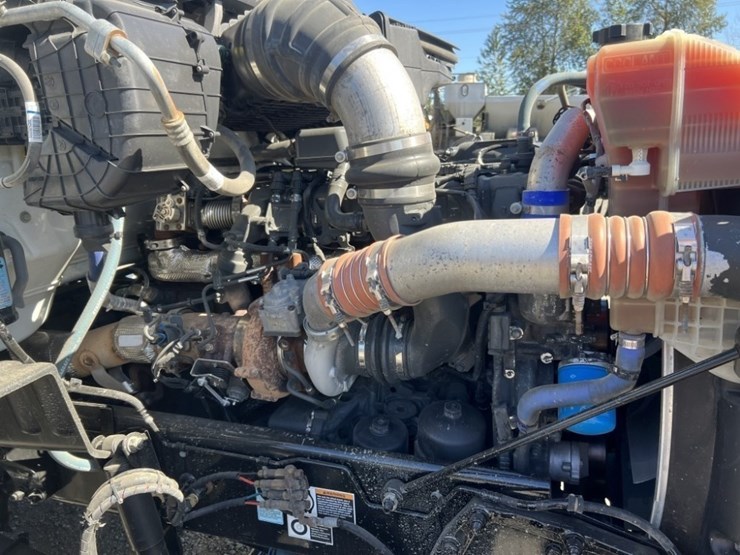 2020-peterbilt-579-image-14