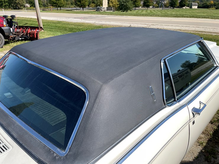 #1022-•-1969-lincoln-continental-mark-iii-image-19