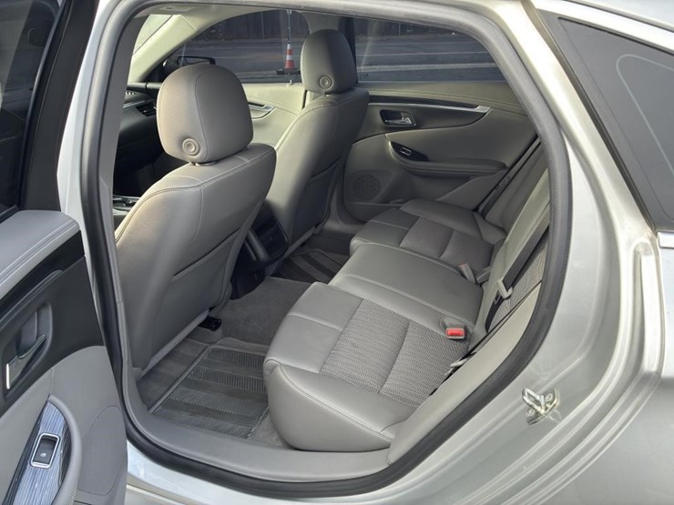 2018-chevrolet-impala-sedan-image-10