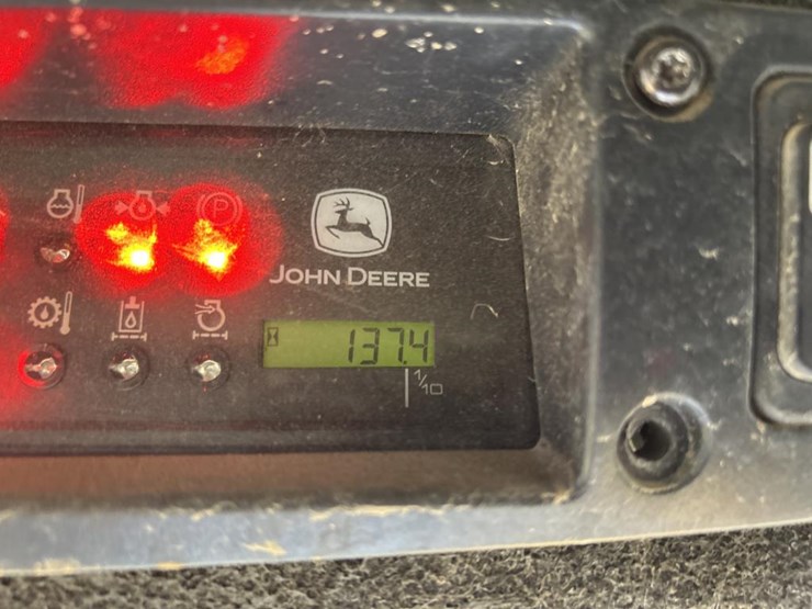deere-240-image-37