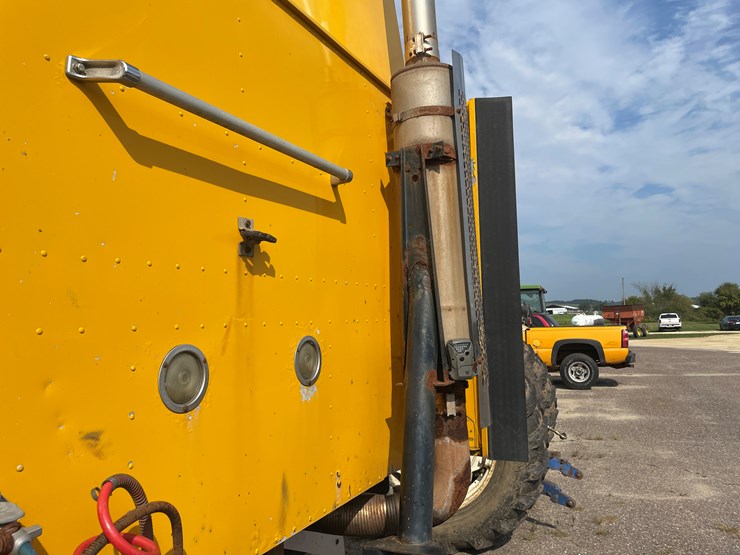#1003-•-1997-international-semi-tractor-(has-wi-title)-image-19