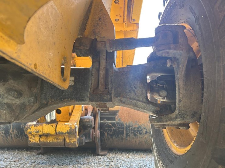 2009-jcb-527-55-image-34