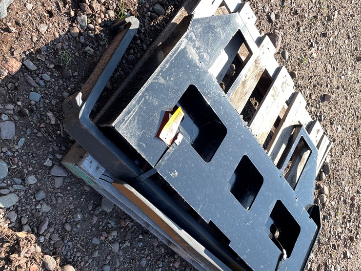 #8222-•-new-kc-45"-skid-steer-fork-frame-image-1