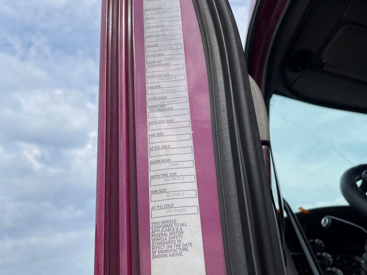 2013-kenworth-t700-image-67