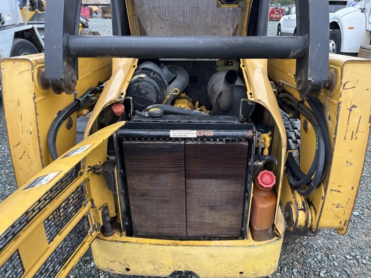 deere-240-image-21