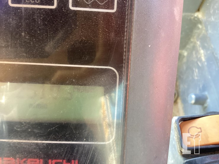 2014-takeuchi-tl10-image-15
