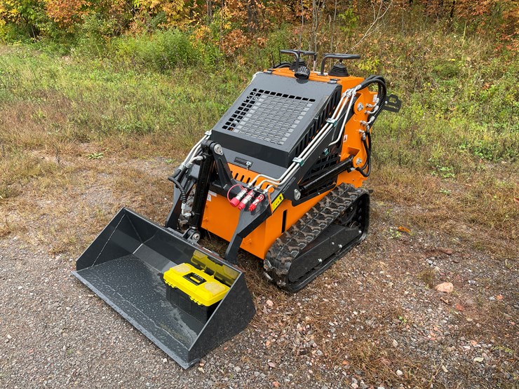 #8161-•-unused-2025-mini-skid-steer-loader-image-1