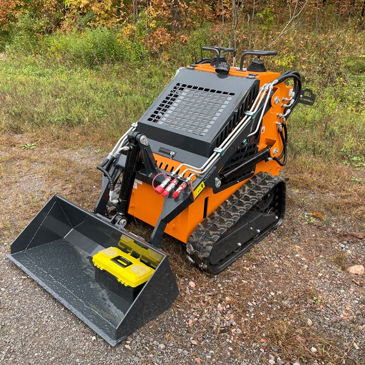 #8161 • Unused 2025 Mini Skid Steer Loader