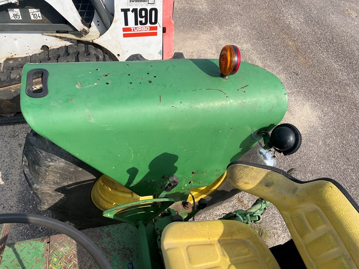 john-deere-2840-image-33