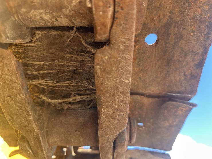 john-deere-300-image-47