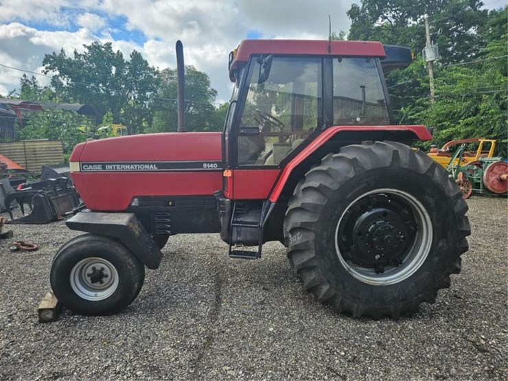 #2005-•-case-international-5140-tractor-image-2