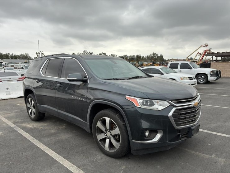 2019-chevrolet-traverse-image-2