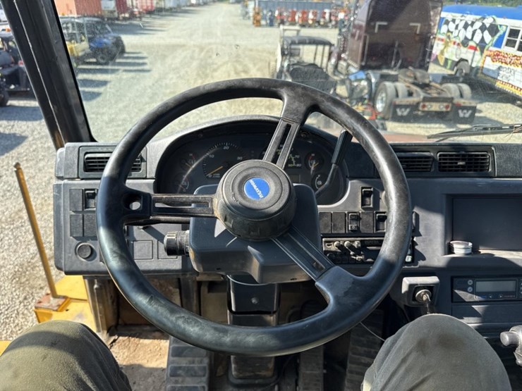 komatsu-hm400-2-image-33