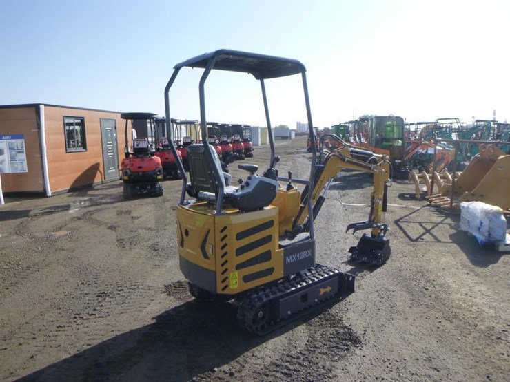 2025-agt-mx12rx-hydraulic-excavator-image-3