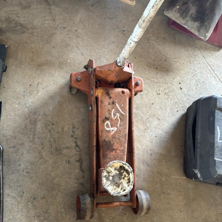 #158 • Manual Floor Jack