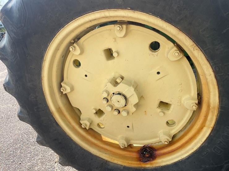 john-deere-2840-image-29