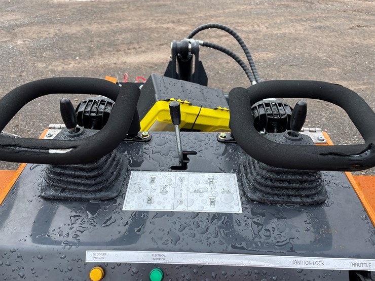 #8157-•-land-hero-mini-skid-steer-loader-image-18