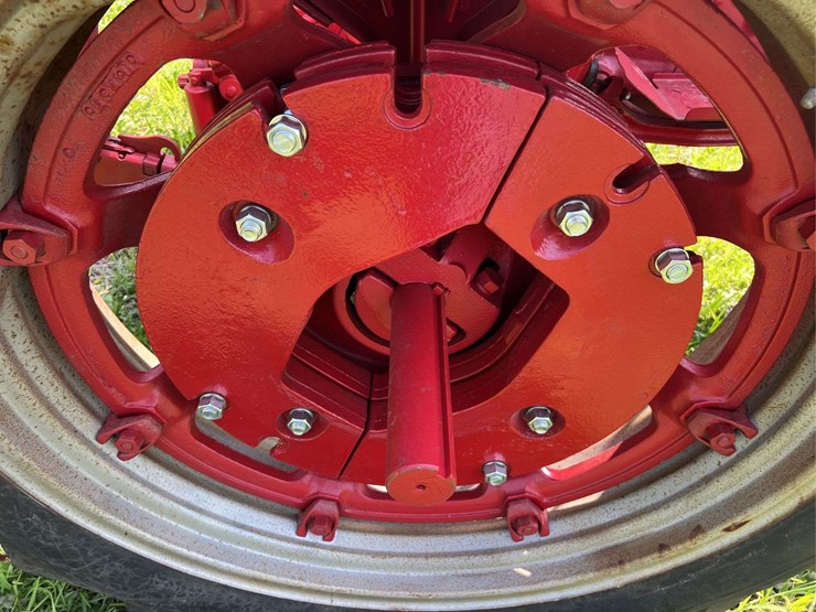 farmall-340-image-50