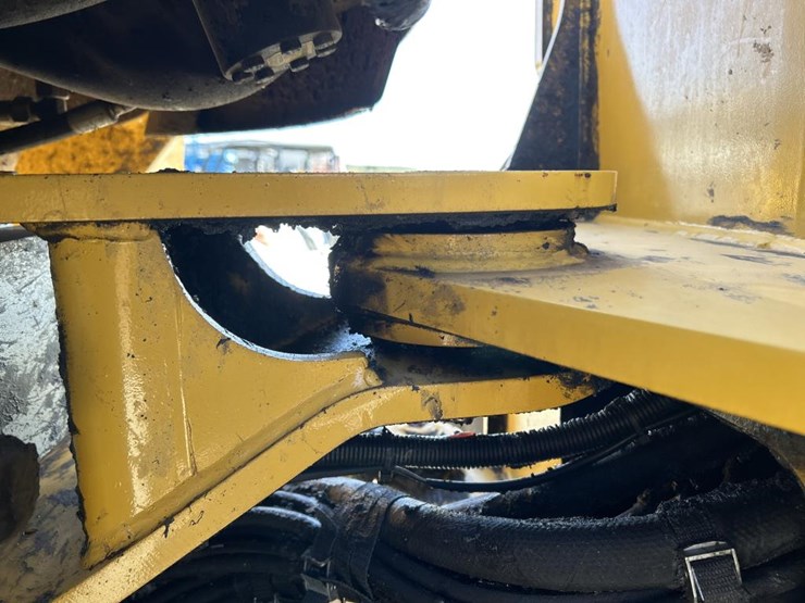 2016-deere-344k-image-27