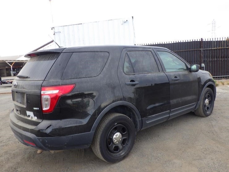 2015-ford-explorer-image-3
