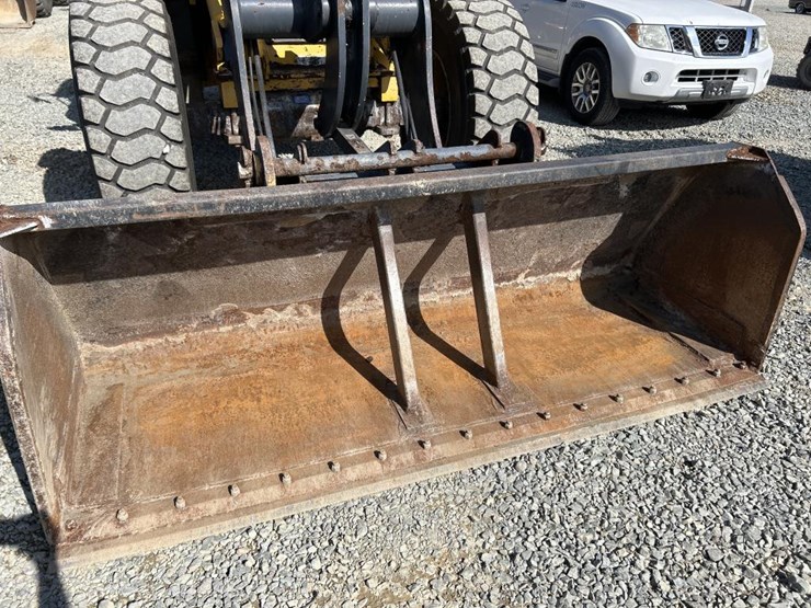 2016-deere-344k-image-11