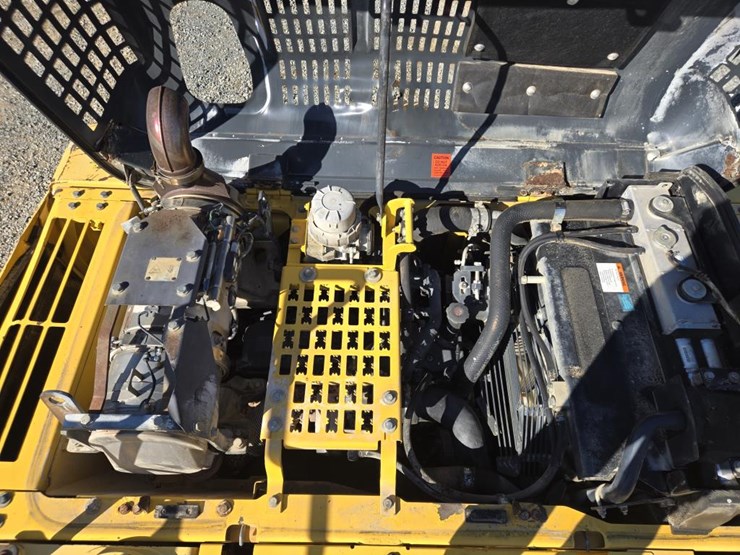 komatsu-pc210-lc-10-image-40