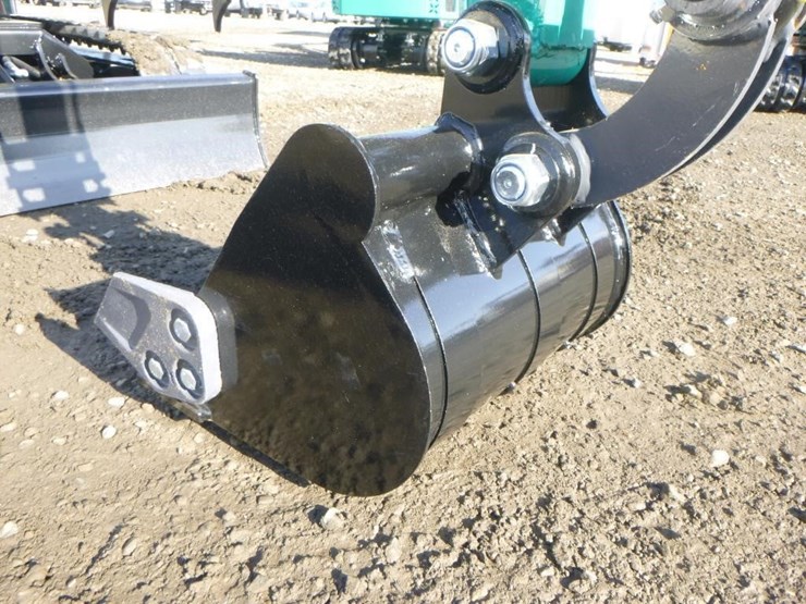 2025-agt-qh12r-hydraulic-excavator-image-10