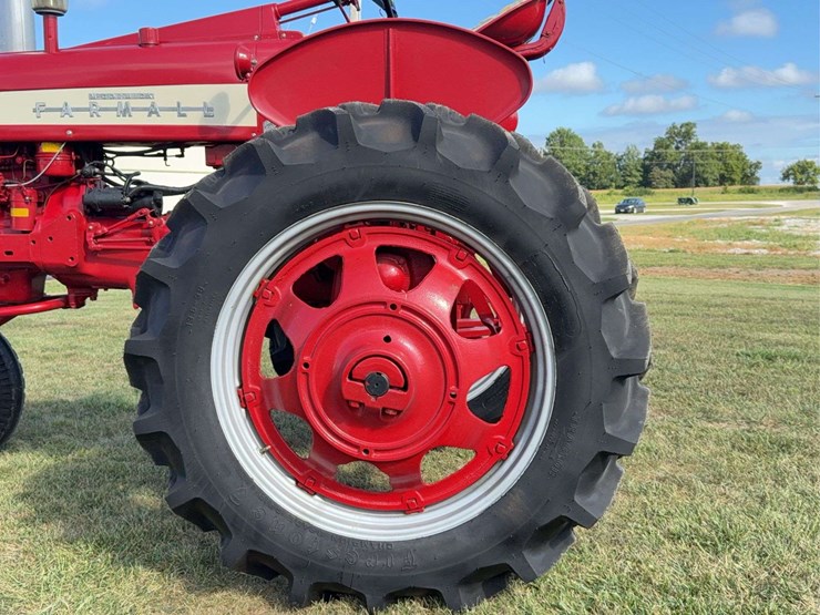 farmall-350-diesel-high-crop-image-14