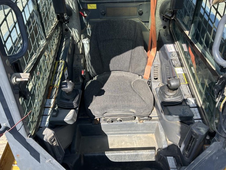 2018-deere-333g-image-39