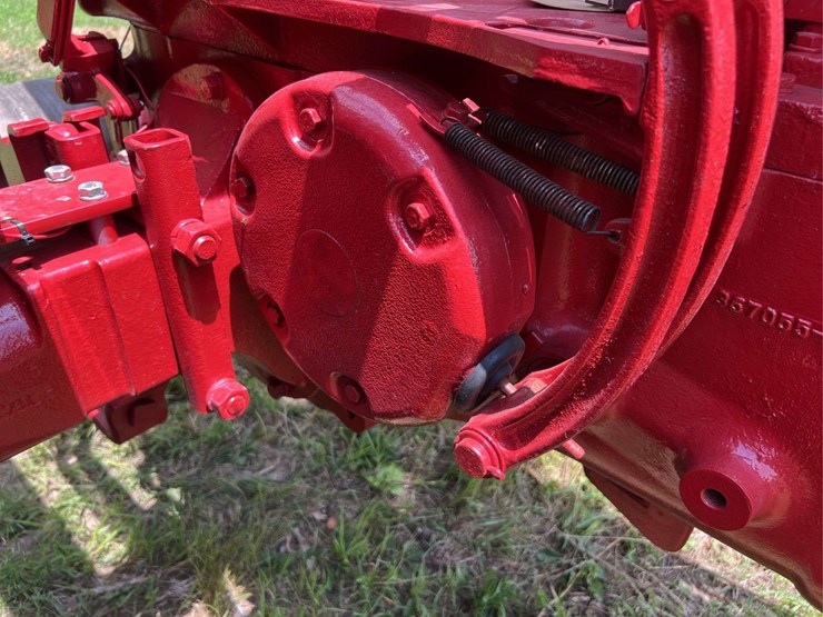 farmall-560-lp-image-37