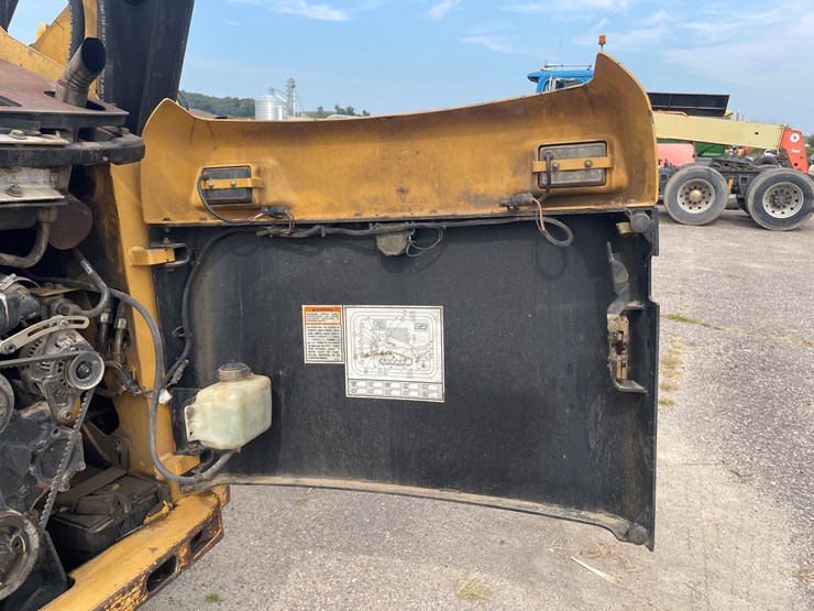 2002-caterpillar-257-image-6