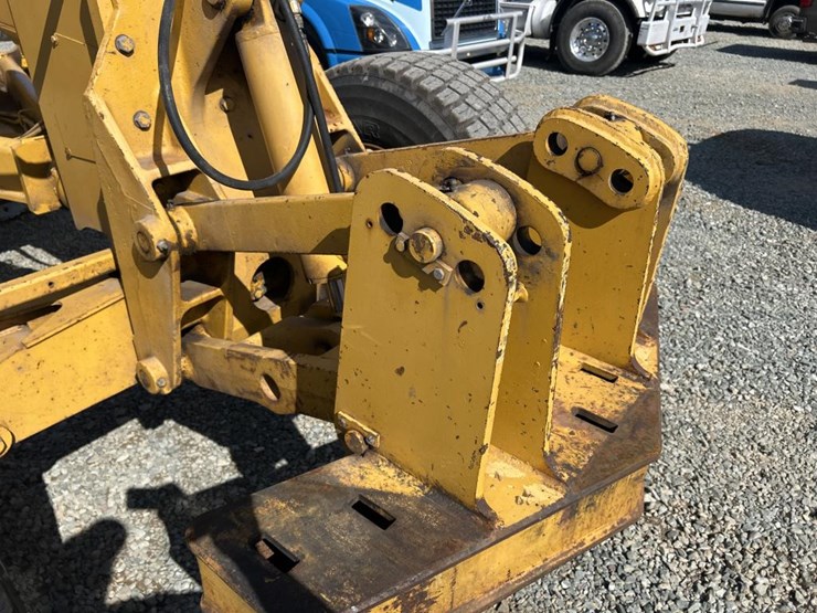deere-770bh-image-17