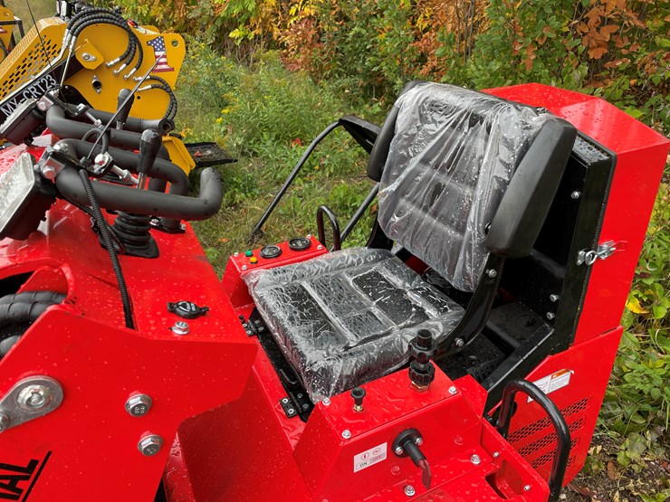 #8169-•-agt-crawler-loader-image-14