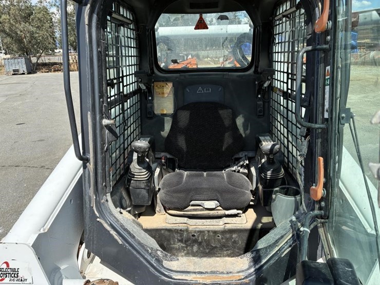 2022-bobcat-t870-image-17