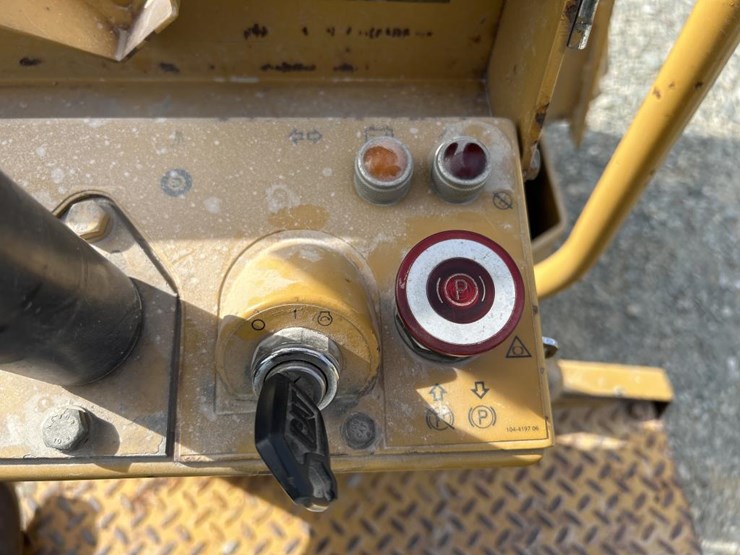 caterpillar-cb-224c-image-46