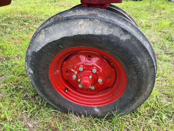 farmall-560-image-17