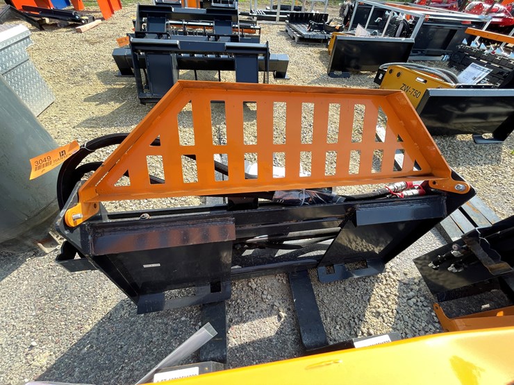 #3050-•-wolverine-adjustable-skid-steer-pallet-forks-image-7