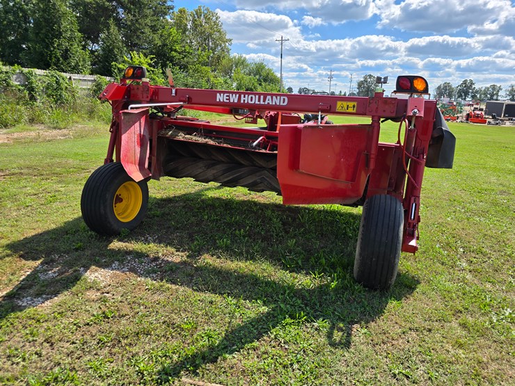 2023-new-holland-210-image-16