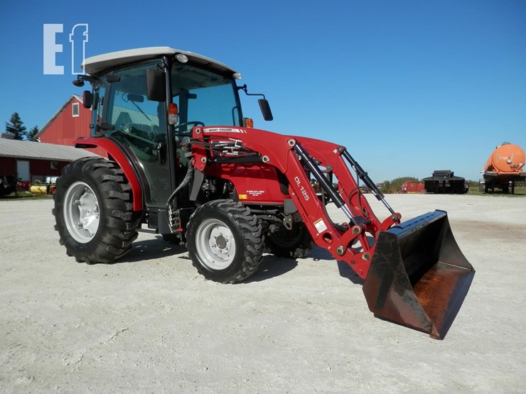 2019-massey-ferguson-1735m-image-1