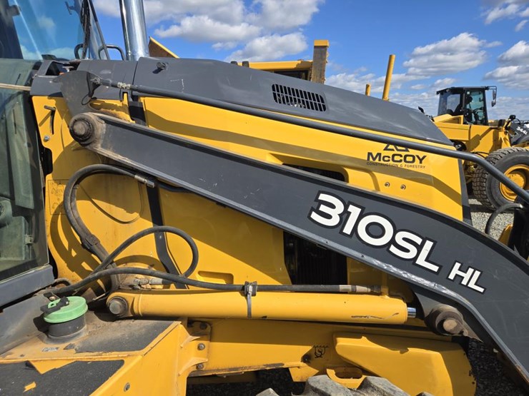 2015-deere-310sl-hl-image-25