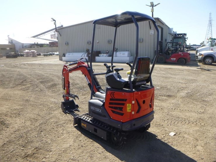 2025-agt-mx15rx-hydraulic-excavator-image-4