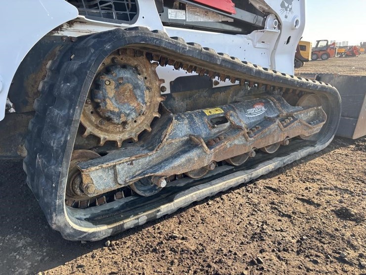 2021-bobcat-t770-image-17