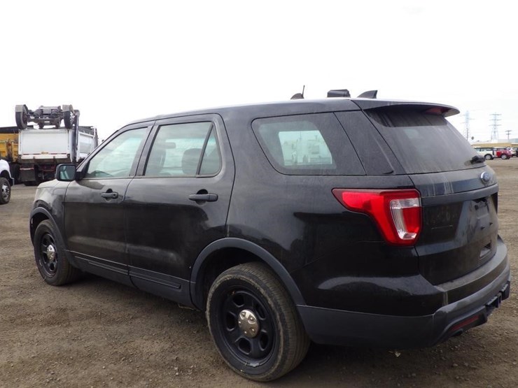 2017-ford-explorer-image-4