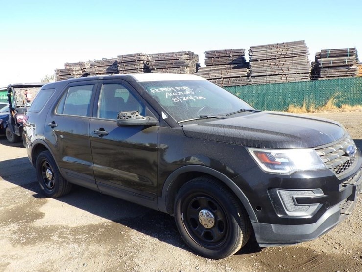 2018-ford-explorer-image-2