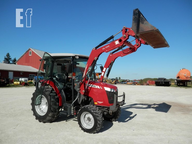 2019-massey-ferguson-1735m-image-3