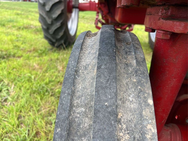 farmall-560-image-18
