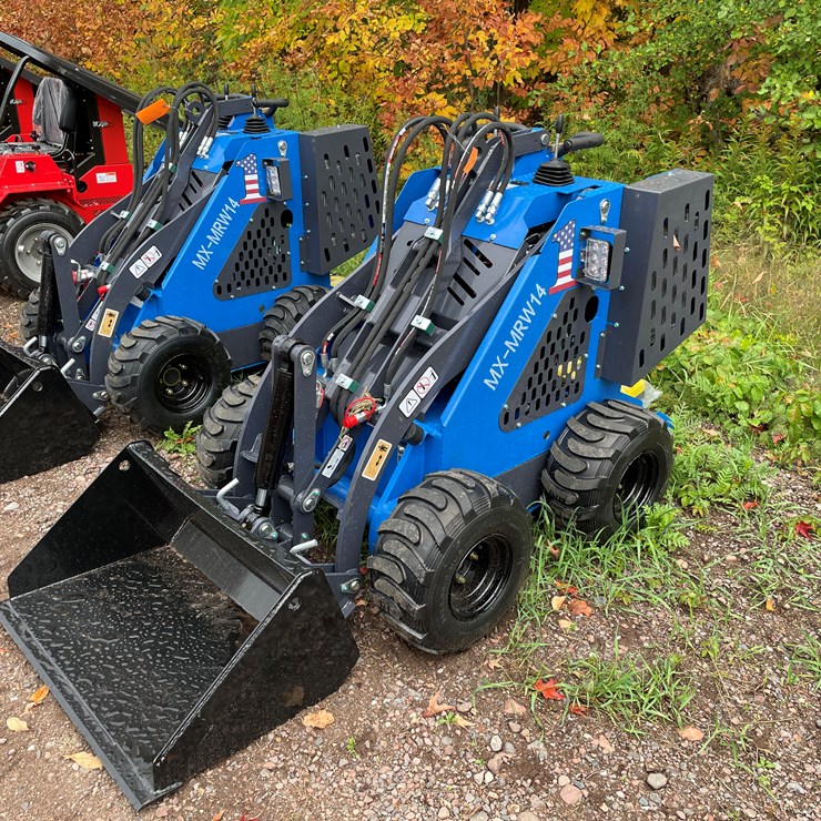 #8164 • AGT Skid Steer Loader