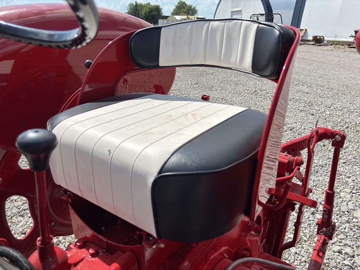 farmall-240-image-44