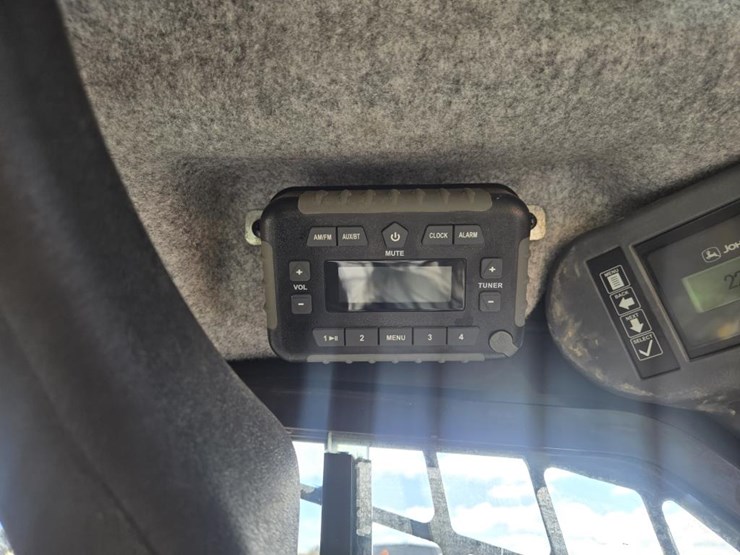 deere-324g-image-39