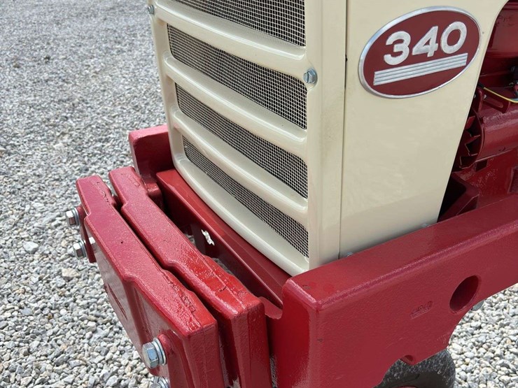 farmall-340-image-10